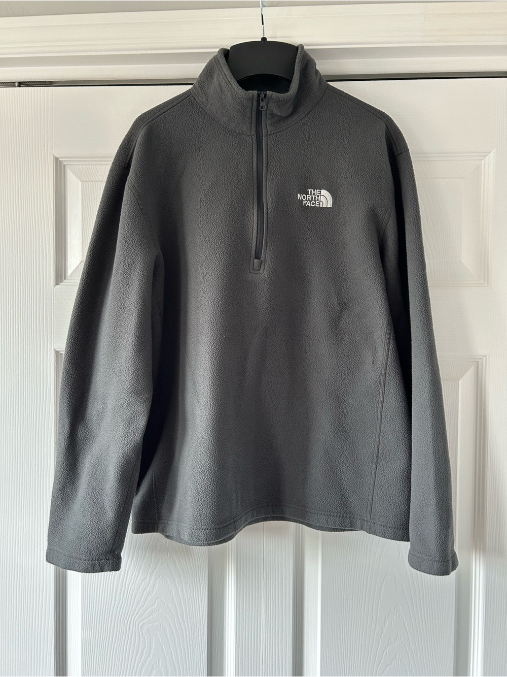 The North Face Men’s Charcoal Gray Half-Zip Fleece Pullover